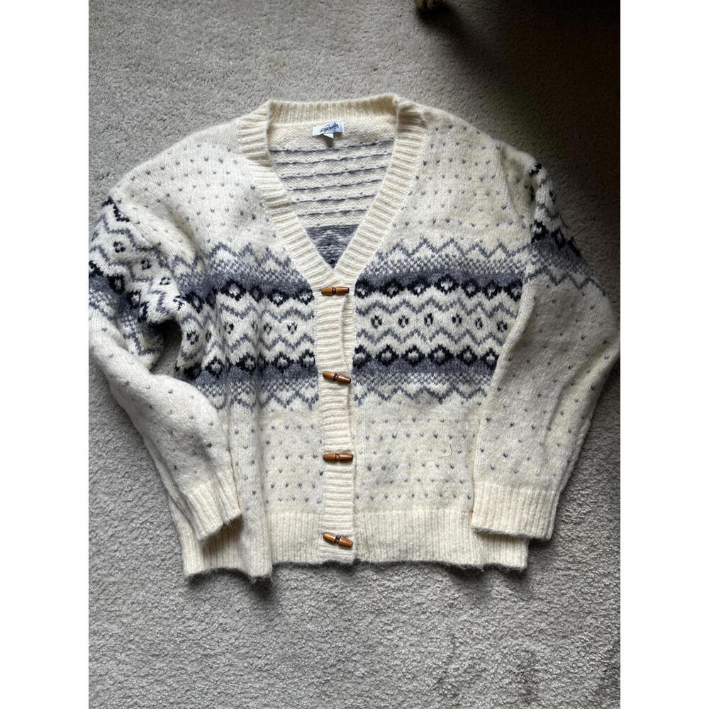 Cozy Vintage-Inspired Fair Isle Cardigan Sweater